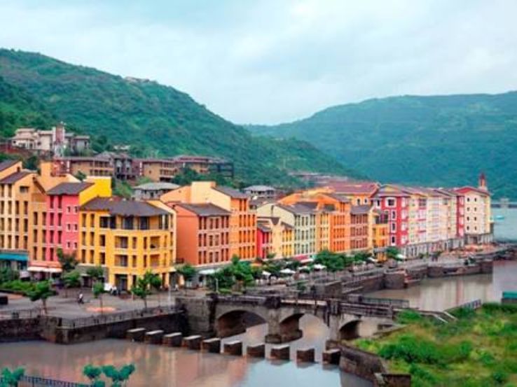 Experience 2 Days Lavasa and Delhi Holiday Package